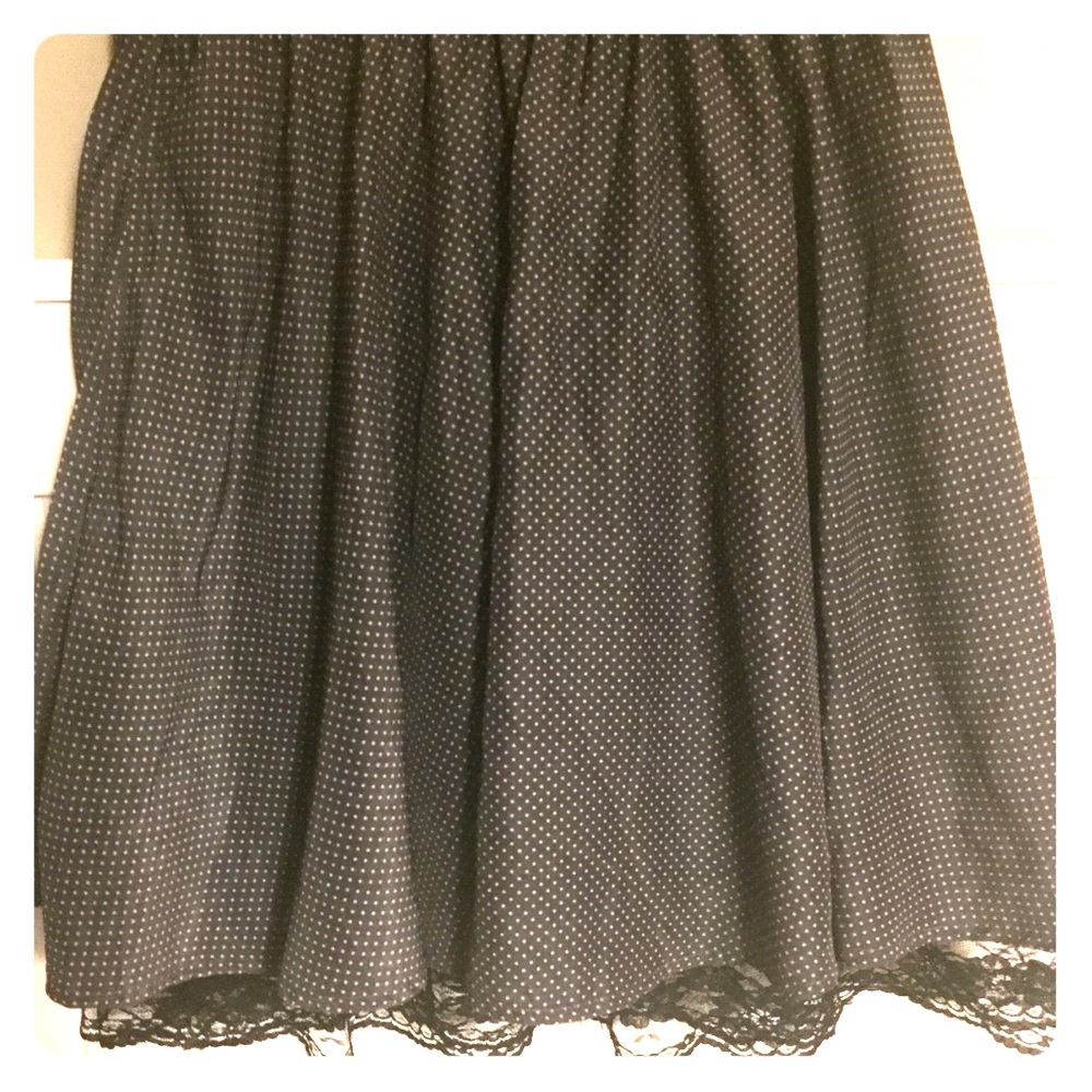 Lace trim skirt
